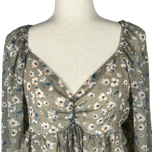 SAINTS & HEARTS FLORAL PRINT PUFF SLEEVES PEASANT‎ BLOUSE GRAY MULTI MEDIUM NWT - Picture 2 of 11